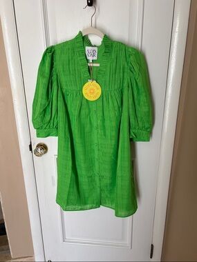Alden Adair beautiful Kelly Green Puff Sleeve Button-Front Dress